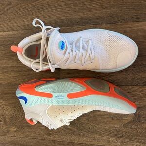 White Nike cushion shoes